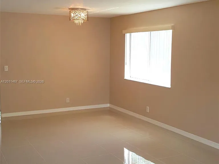 213 Lakeview Dr #201 — Photo 9