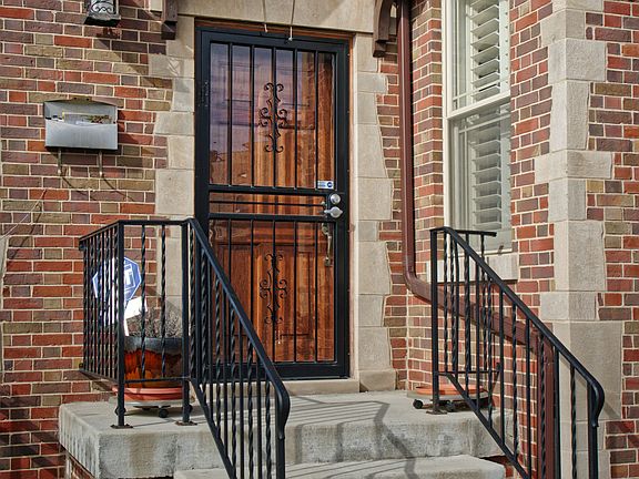 2nd image of 2324 W Diversey Ave