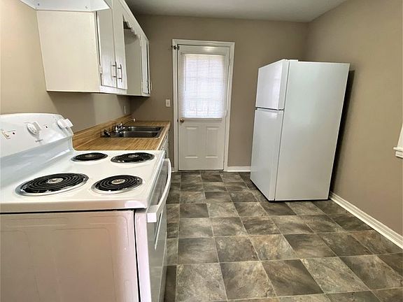 4th image of 982 Woody Hills Dr #984