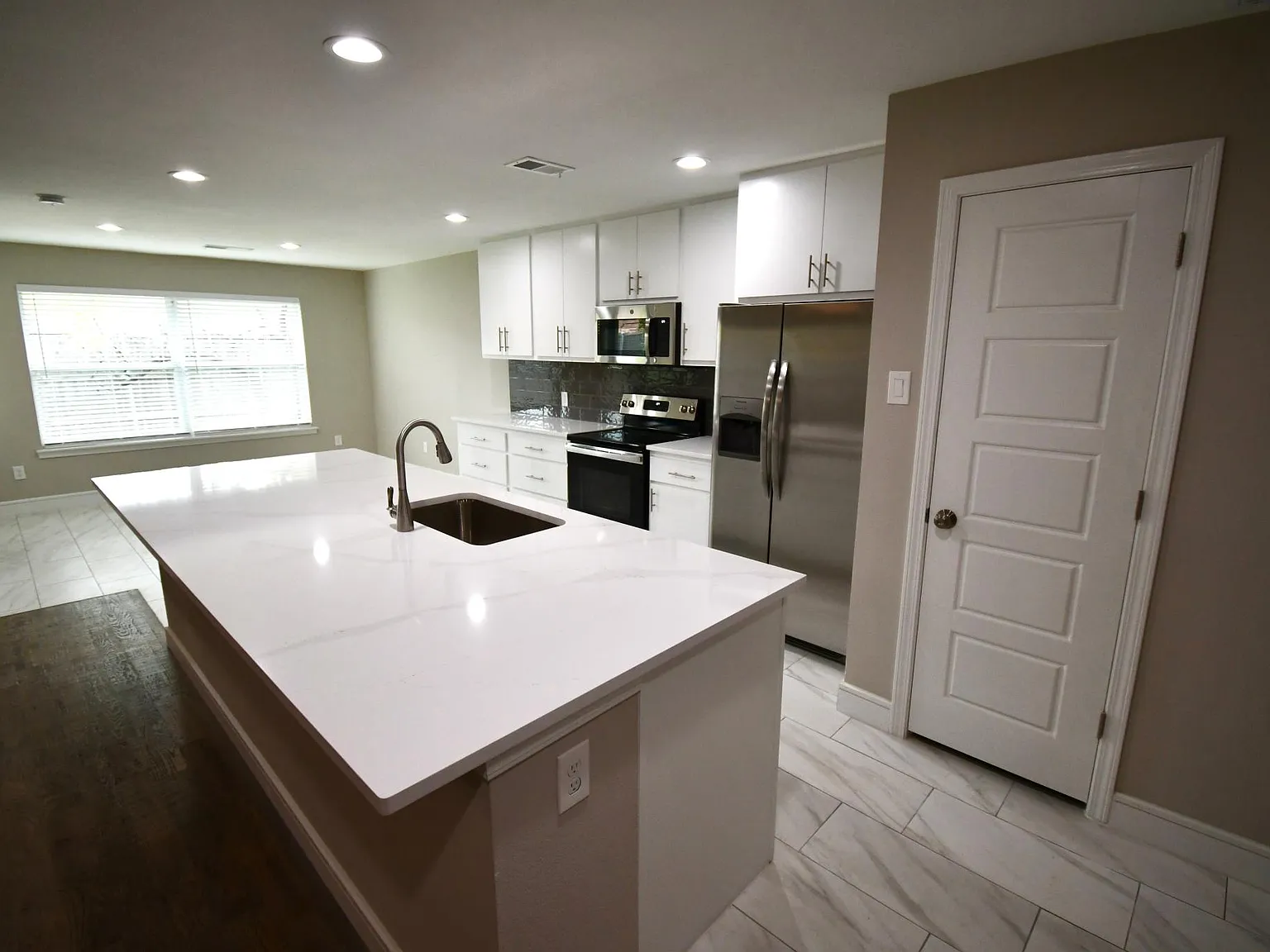 4 bed, 1840 sqft, $2,800 — Photo 1