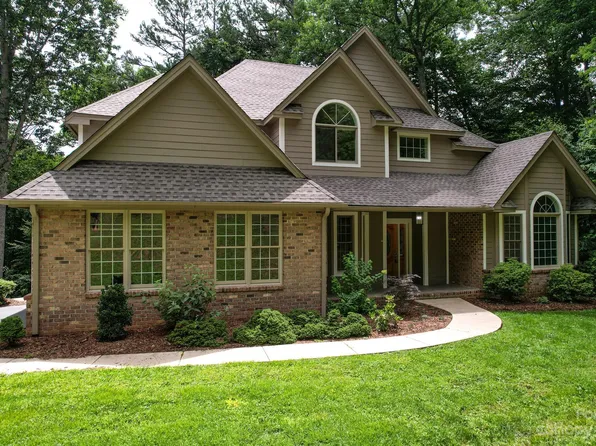 104 Black Hawk Rdg, Weaverville, NC 28787