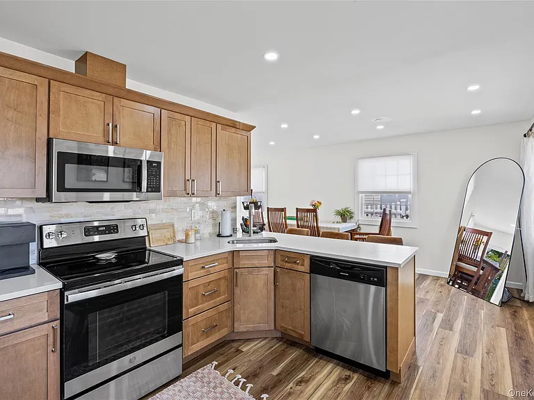 68 Crescent Ln — Photo 16