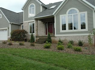 51 Stonegate Dr, Washington, WV 26181