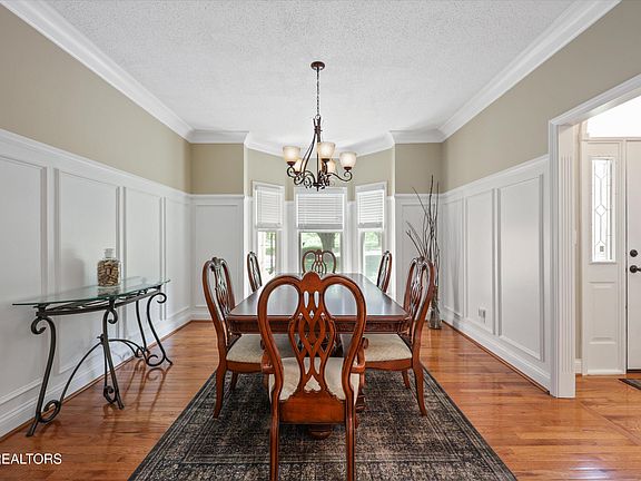 3rd image of 95 Deerfield Ln