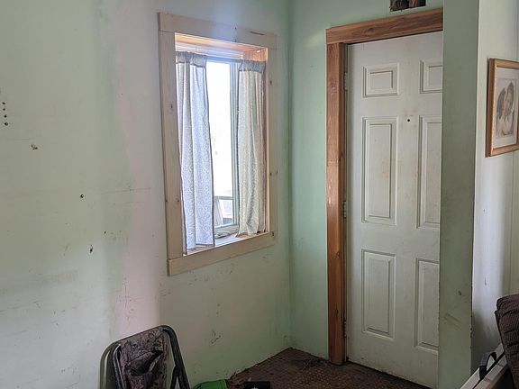 4th image of 137 W Palm St