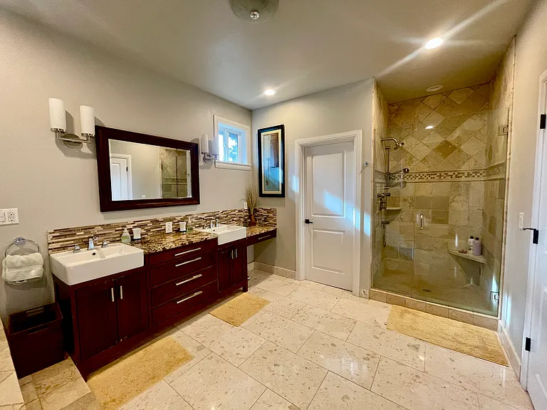 4635 SW 47th Ave — Photo 17