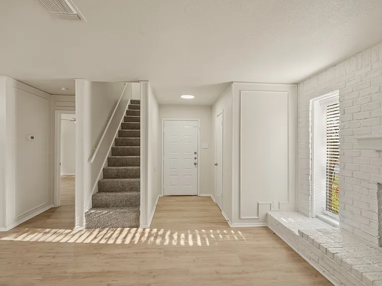 1622 Brown Trl — Photo 12