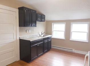 23 County Rd APT 3, Barrington, RI 02806