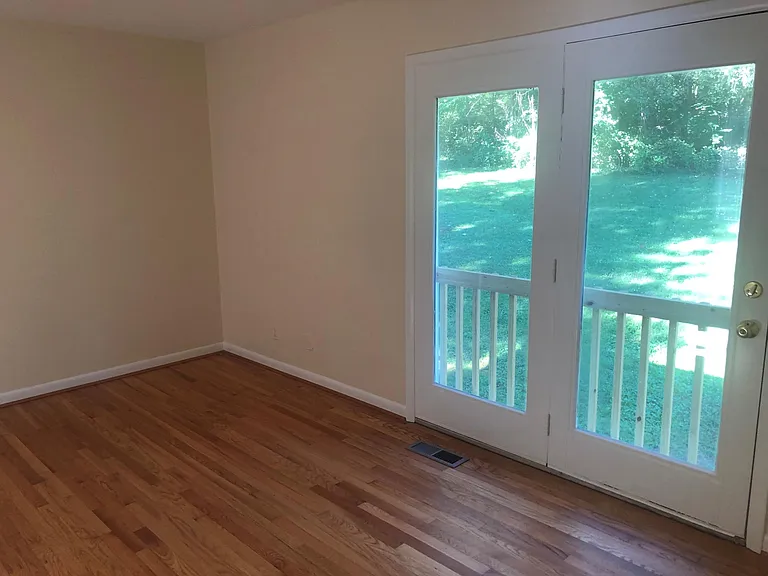 5270 Merry Oaks Rd — Photo 4