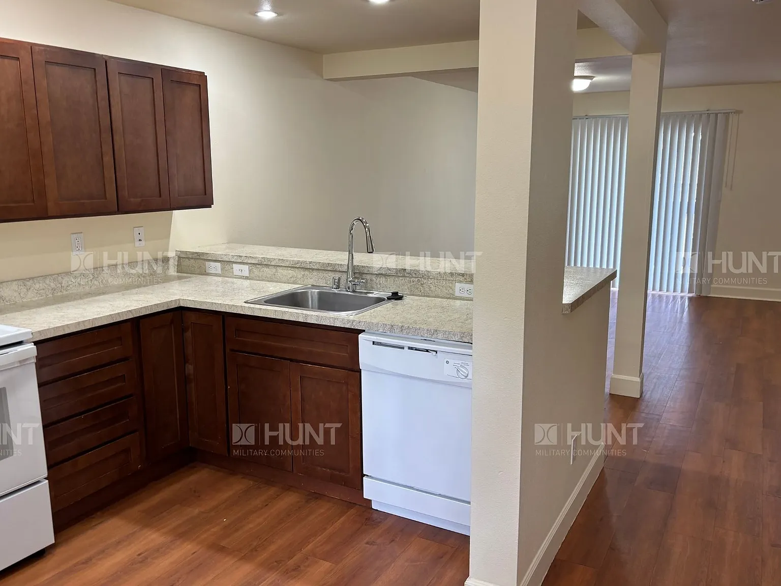 4 bed, 2.5 bath, 3051 sqft, $3,051 — Photo 3