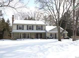 20135 Cobblestone Ct, Beverly Hills, MI 48025