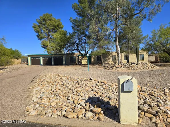 9060 E Eagle Pl, Tucson, AZ 85749