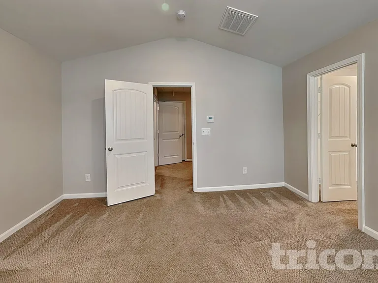 1225 Standing Oak Dr — Photo 6