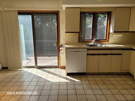 5th image of 1643 Maple St #1643