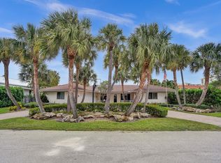 5 Tahoe Ln, Sea Ranch Lakes, FL 33308