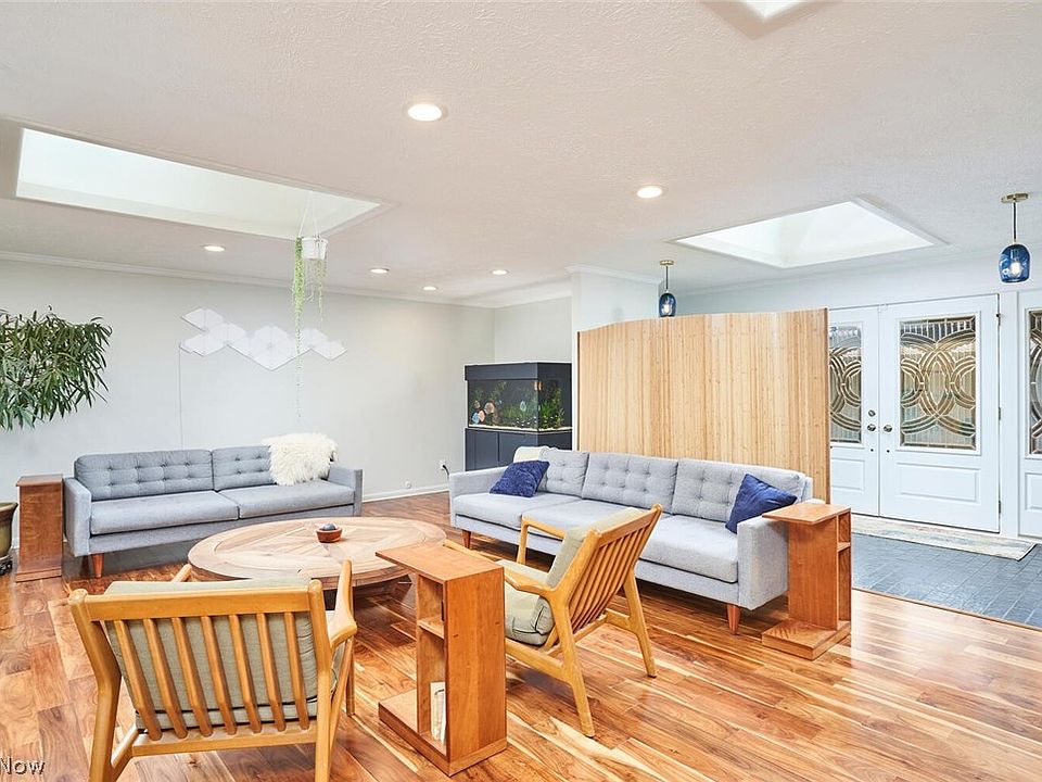 12894 Falling Water Rd, Strongsville, OH 44136 Zillow