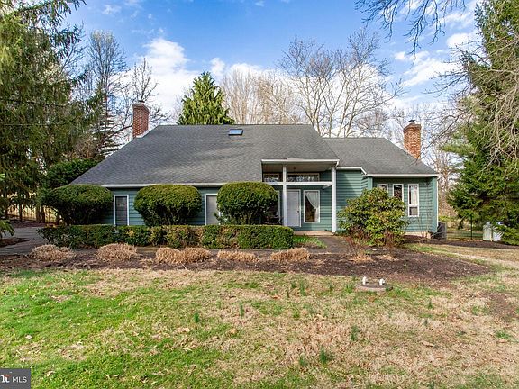 2nd image of 3022 Comfort Rd