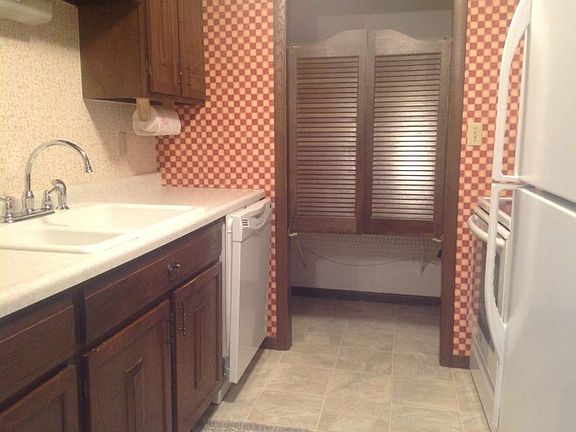 4th image of 125 N University Dr Unit 103