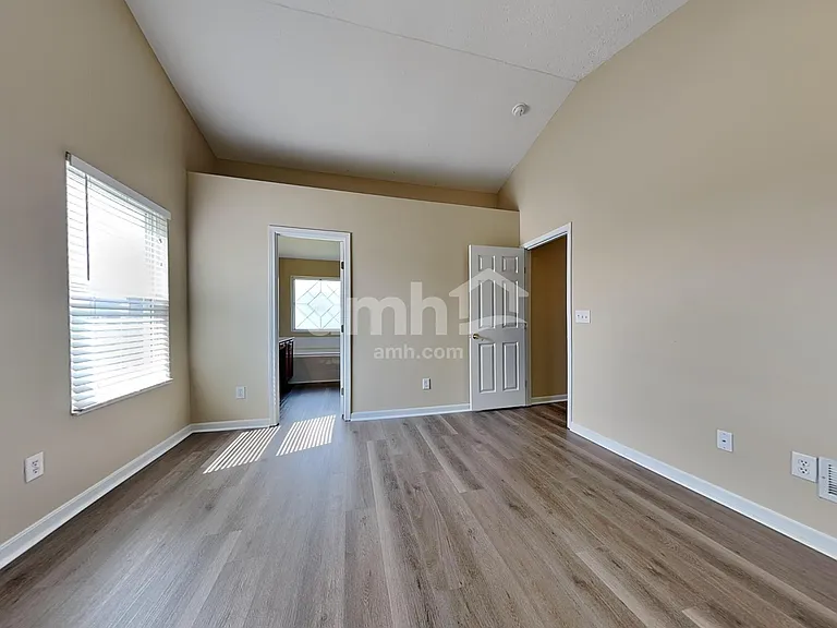 4558 Randall Dr — Photo 15