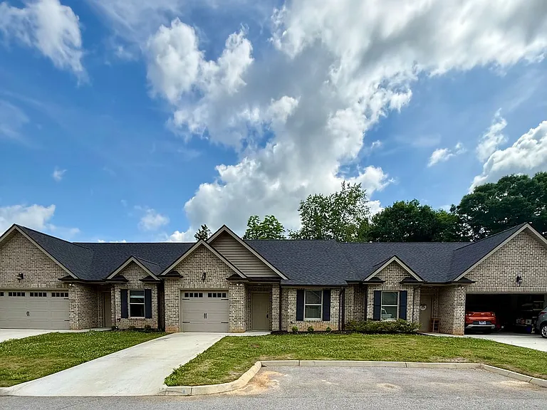 5928 Knox Hill Way — Photo 2