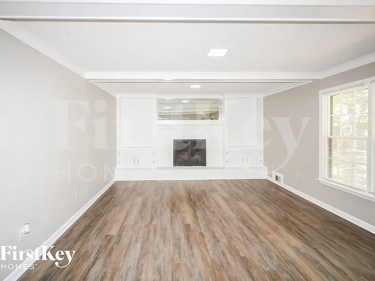 7006 Loddon Cv — Photo 2