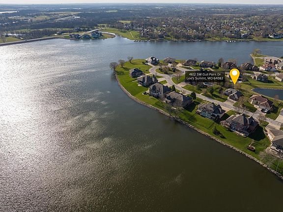 5th image of 4612 SW Gull Point Dr