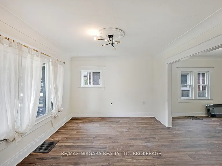20 Randolph St — Photo 5