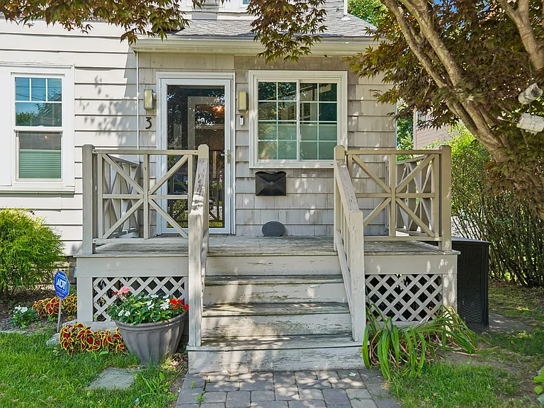 3 Woburn St — Photo 5