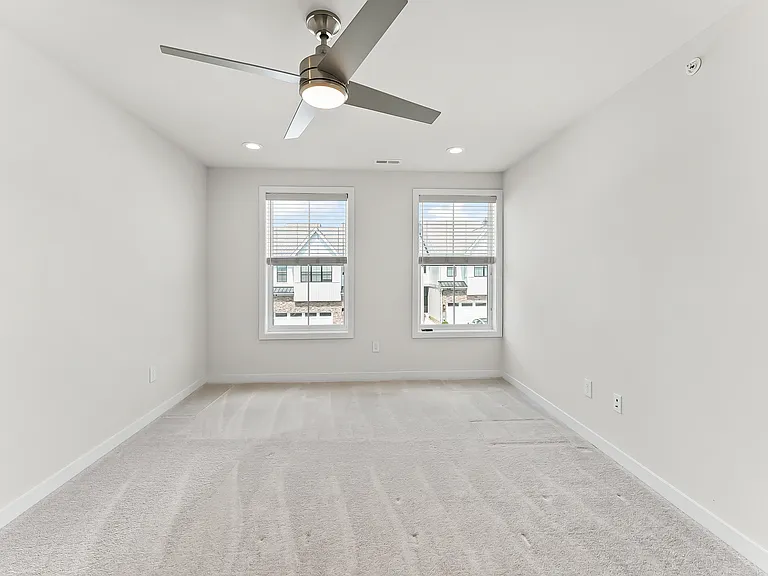 178 Kennedy Dr — Photo 21
