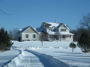 11527 Center Rd, Bath, MI 48808