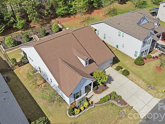 4th image of 220 Morgans Branch Rd