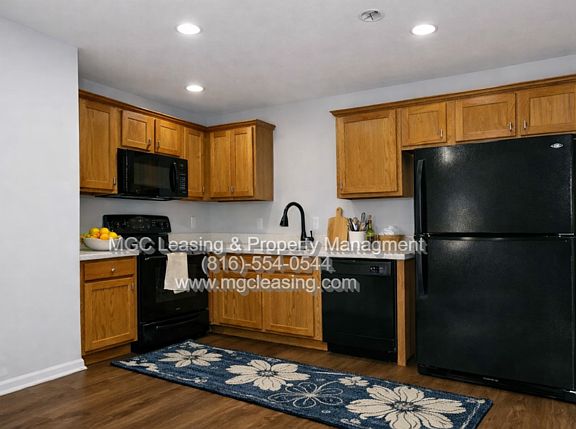 3rd image of 10501 E 46th St