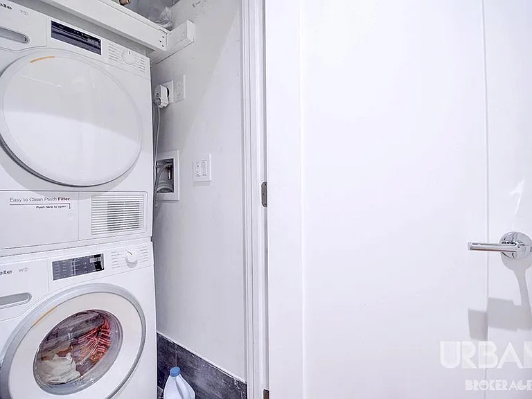86 E 10th St #3 — Photo 7