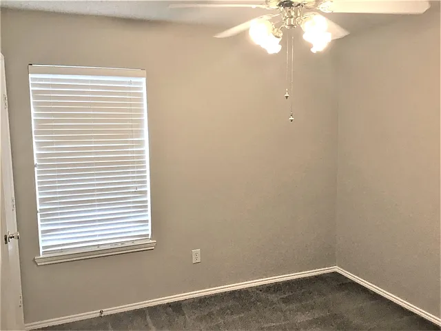1009 Rock Springs Dr — Photo 13