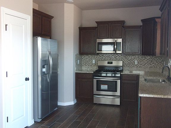 5th image of 827 Loraine Park St