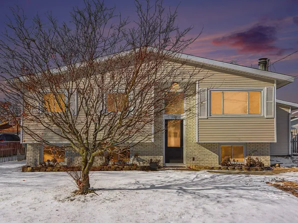 210 Robin Rd, Middleville, MI 49333