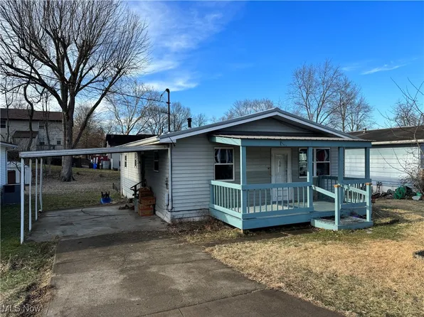 1516 27th St, Vienna, WV 26105