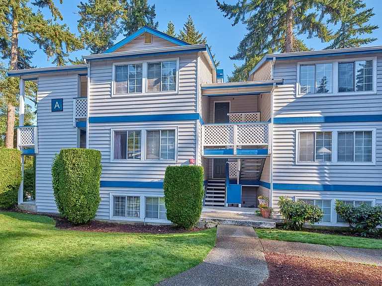Edmonds Gateway — Photo 10