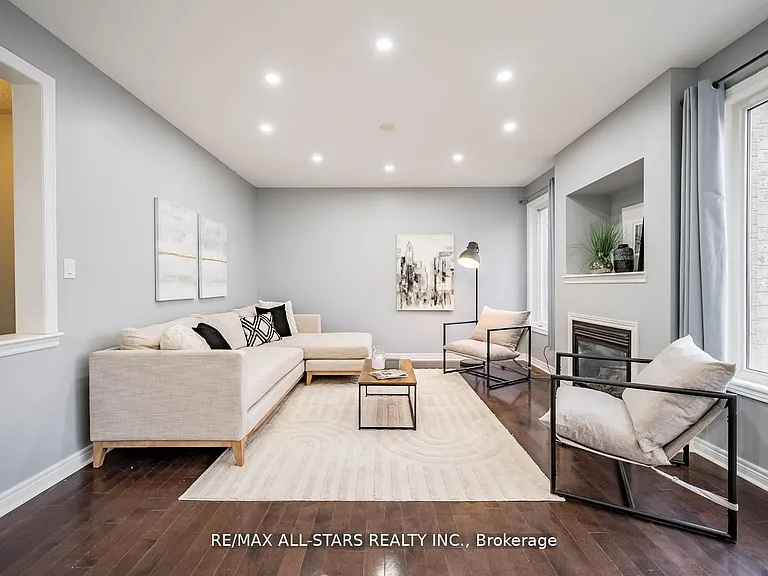 138 Yakefarm Blvd — Photo 10