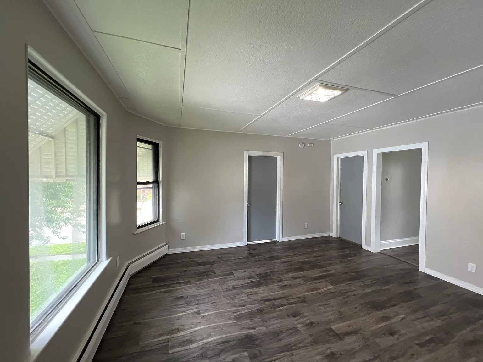 5031 19th Ave - Upper — Photo 3