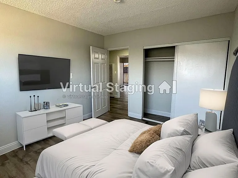 1334 W 93rd St — Photo 3