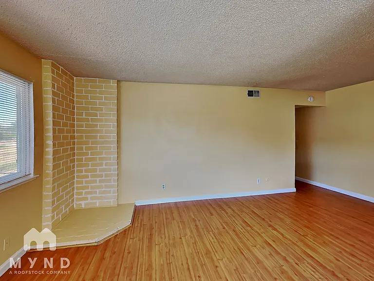 4137 Apostolo Cir #4 — Photo 7
