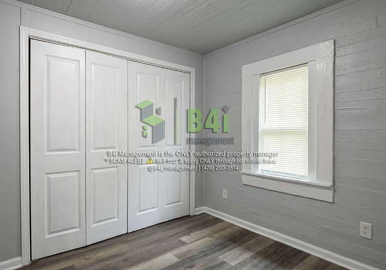220 E Render St — Photo 10
