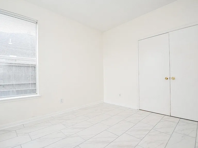 9641 Weldridge Dr — Photo 16