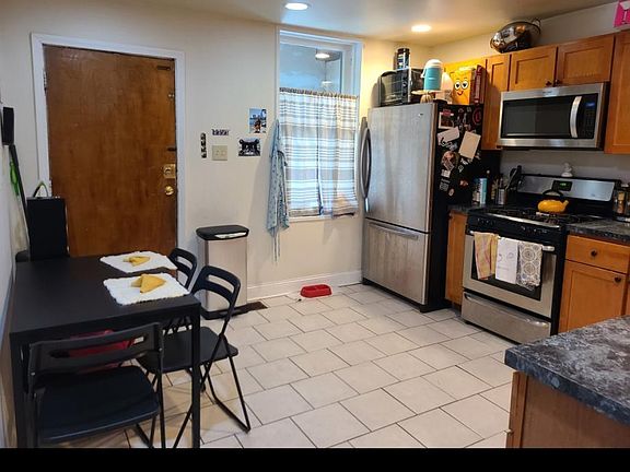 3rd image of 6007 N Paulina St #1F