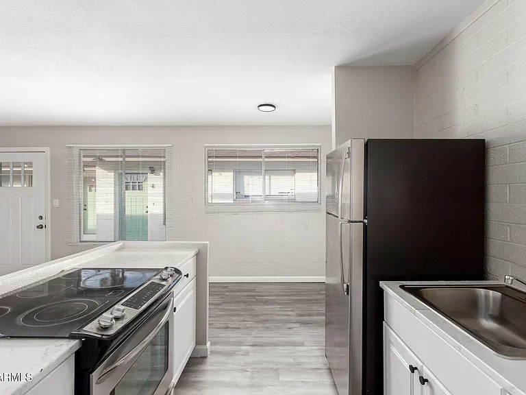 405 S Priest Dr — Photo 24