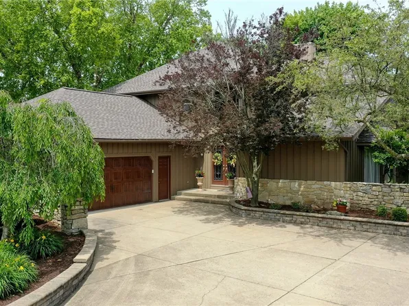 2307 Deerpath Dr, Sandusky, OH 44870