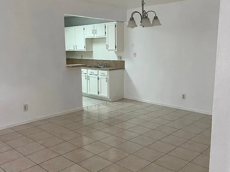 1802 Bobcat Ln — Photo 8