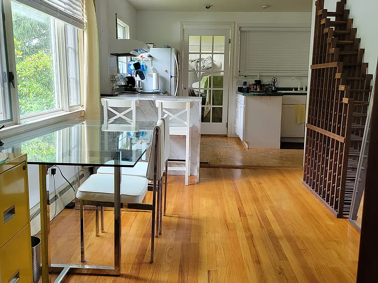 Hillcrest Dr — Photo 30