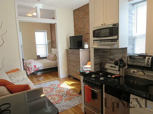 Rented by UpNext Real Estate | media 19